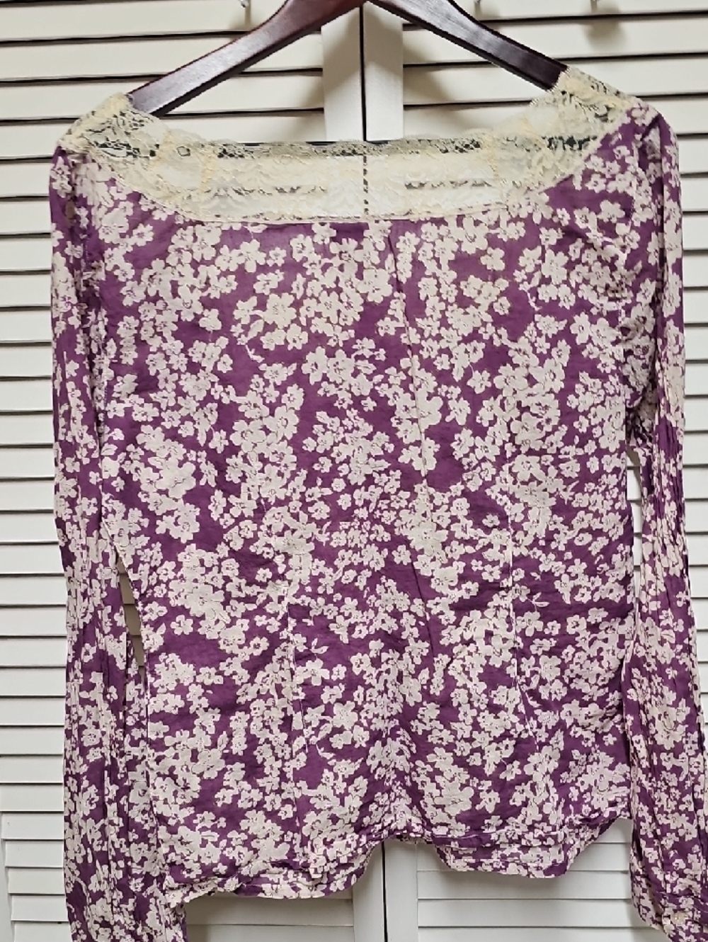 EUC Vintage Charlotte Russe Purple Floral Lace-Trim Button Front 100% Cotton - Picture 9 of 13